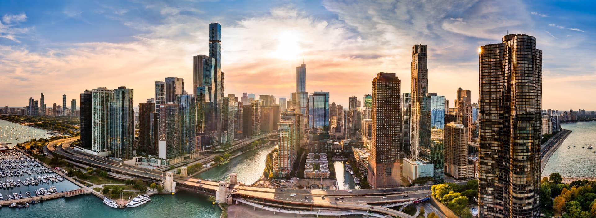 Chicago skyline along the Lake Michigan shoreline